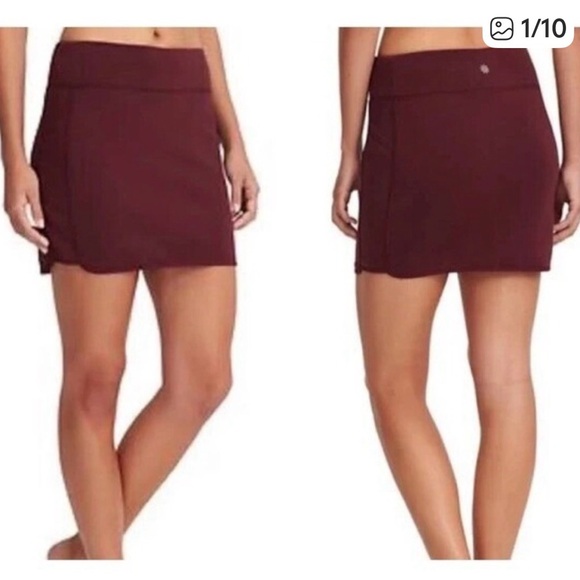 Athleta Dresses & Skirts - Athleta Tech Stretch Wanderer Burgundy Red Fleece Lined mini skirt Comfy